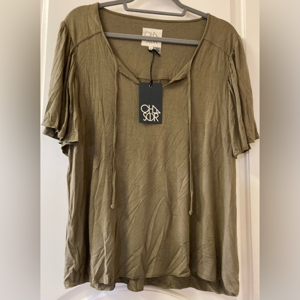 Chaser Sage Green Size M Cool Jersey Flounce Top with Ties! NWT Iron me!